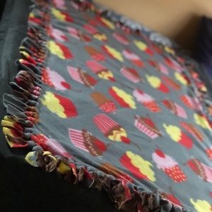 Cupcakes Themed Blanket